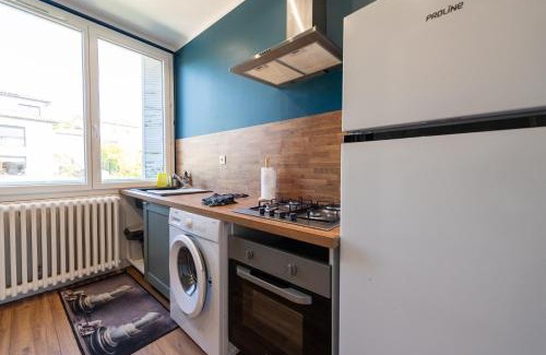 Grigny Appartement | La LYONNAISE - Climatisation - Proche Lyon et commodités, Transports, Tout équipé