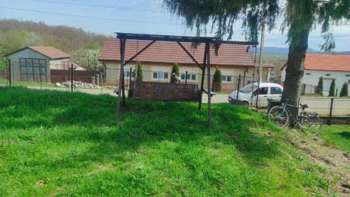 Carbunari Maison | La Măcei