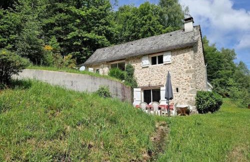 Golinhac Maison | La Maïoun, entourée de la forêt au calme
