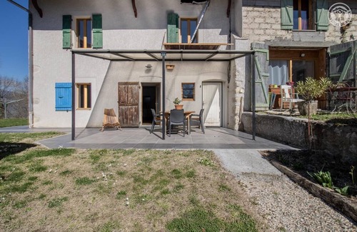 Serrieres-en-Chautagne Maison | LA MAISON BLEUE - SERRIERES EN CHAUTAGNE
