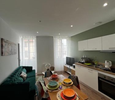 Pont-du-Chateau Appartement | La maison castelpontine T3