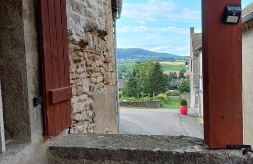 Saint-Denis-de-Vaux Maison | La Maison Dionysienne, un Instant Suspendu Entre Nature et Histoire
