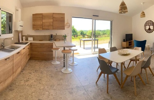 Saint-Avit-Senieur Maison | La maison dans la prairie fleurie space and calm