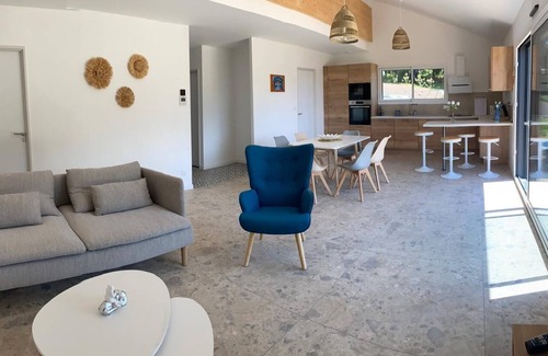 Saint-Avit-Senieur Maison | La Maison dans la prairie fleurie: Poppy cottage