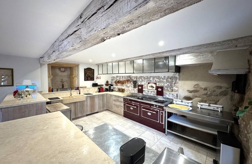 Villecheneve Maison | La Maison de Famille du Pourron