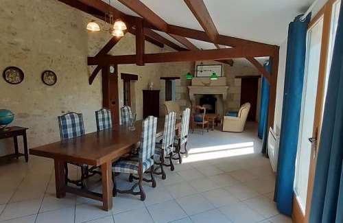 Saint-Pierre-de-Bat Maison | La maison de Maitre Meunier