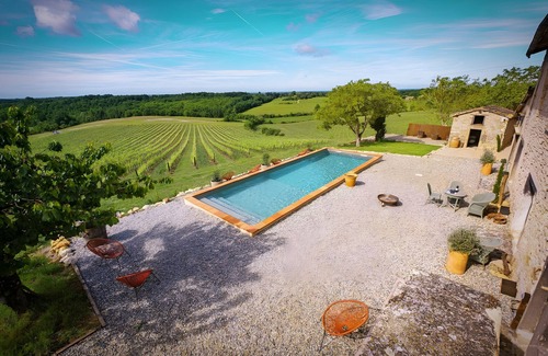 Puycelci Maison | La Maison de Romain – Vues sur les Vignes, Piscine et Confort en Famille