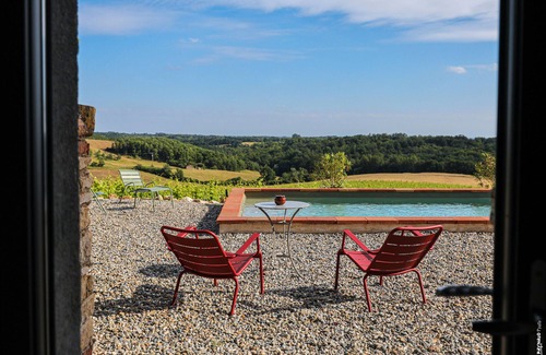 Puycelci Maison | La Maison de Romain – Vues sur les Vignes, Piscine et Confort en Famille