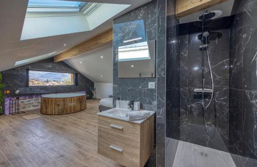 Saint-Nazaire-les-Eymes Villa | La Maison des Eymes - Jacuzzi/Coin Calme