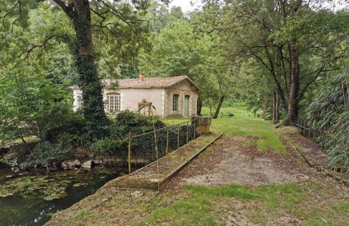 Sciecq Maison | Chateau des Loups - The Wedding House: Nature & Sèvre Niortaise