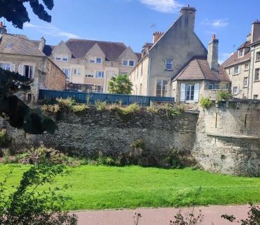 Falaise Maison | La maison des Remparts