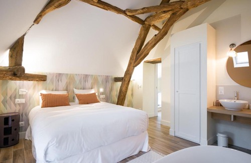 Puligny-Montrachet Maison | La Maison Deveney Mars