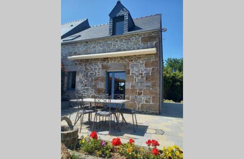 Saint-Sauveur-des-Landes Maison | LA MAISON BLEUE