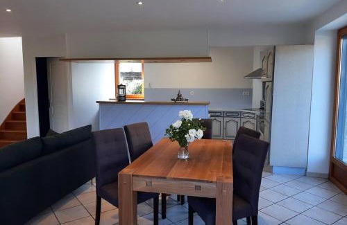 Saint-Sauveur-des-Landes Maison | LA MAISON BLEUE