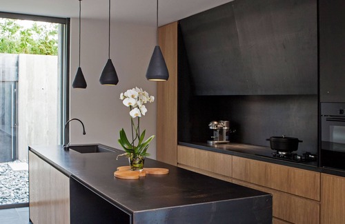 Labastide-Marnhac Maison | La Maison H by Boutique | A Modernist Gem!
