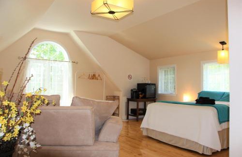 Eastman Maison | La Maison Jaune D'Eastman
