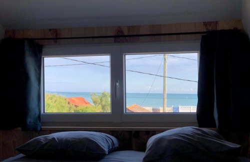 Asnelles Maison | La maison penchée, avec jardin à 50m de la plage