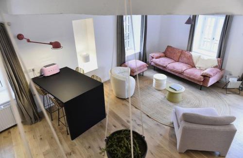 Roanne Maison | La Maison Rose, chaleureuse et luxueuse