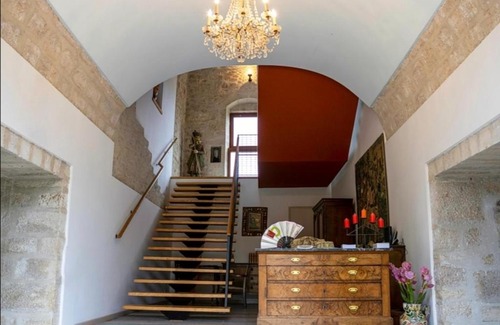 Pesmes Maison | La Maison Royale