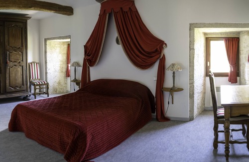 Pesmes Maison | LA MAISON ROYALE