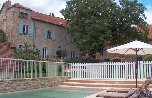 Andressac Maison | La Maison Vieille - Large Family House with Private Pool and WIFI