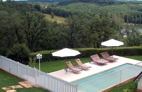 Andressac Maison | La Maison Vieille - Large Family House with Private Pool and WIFI