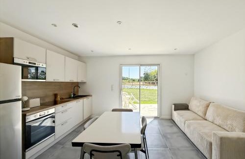 Saint-Ouen-des-Alleux Maison | La Maisonnette - Jardin & Calme