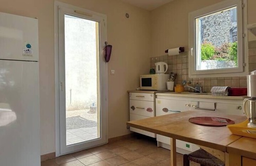 Brouzet-les-Ales Maison | La maisonnette, jardin au calme