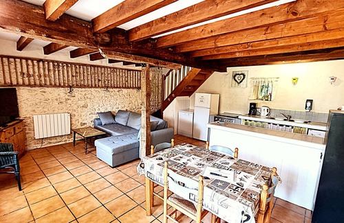 Saint-Just-Luzac Maison | La Mangeoire 2 bedroom gite
