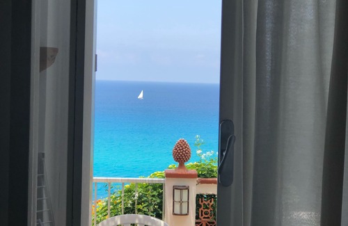 Tropea Appartement | PIC SUR LA SUPER MER CENTRALE: LA MARINETTE DE TROPEA