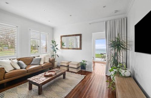 Vaucluse Appartement | La Marne Vista - Cliffside Haven with Whale Spotting