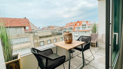 Knokke Appartement | la MERéMOI - Duplex Knokke with balcony and free parking