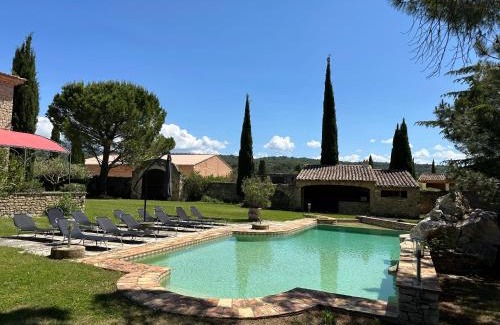Saint-Pierre-de-Vassols Villa | La Meynardière
