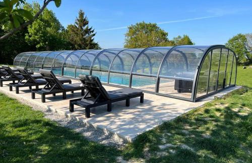Le Poire-sur-Vie Lit Et Petit-Déjeuner | La Millière - Chambres d'hôtes - Piscine & campagne - Marie-Anne & Marie-Adélaïde