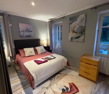 Moutiers Appartement | la Montagnette l oursson CHAMBRE maison en travaux de 10h a 17h