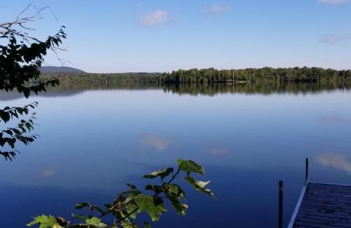 Lac-Drolet Chalet De Ski | La Parade du Huard - Lac et Spa