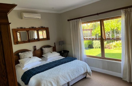 Oudtshoorn Maison | La Pension Guest House