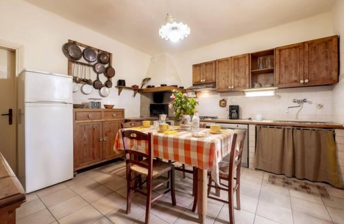 Rupoli Maison | Maison La Pergola à Mondavio - 8 personnes, 4 chambres