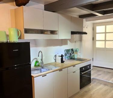Neffies Appartement | La Petite Bastide-Central Apartment in Neffies