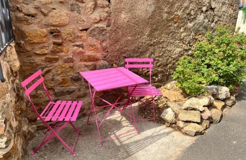 Neffies Appartement | La Petite Bastide-Central Apartment in Neffies