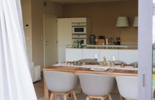 Halle Appartement | La Petite Foret | Contemporary Apartment in the Peaceful Brussels Periphery