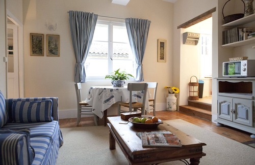 Condom Appartement | La Petite Gensac - Appartement Le Grenier. 2 couchages