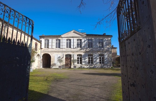 Condom Appartement | La Petite Gensac - Appartement Le Grenier. 2 couchages