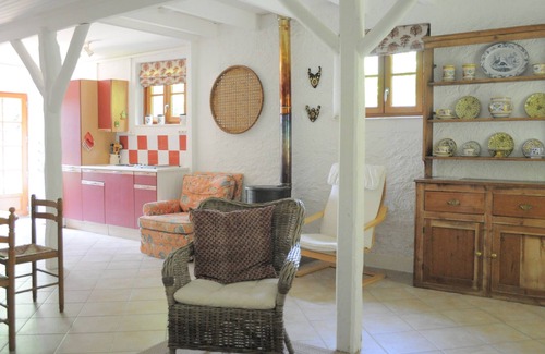 Montpezat-de-Quercy Cottage | Tranquille Maison Rurale + Terrasse Abritée, Jardin Privé, Piscine. 2-6 Pers