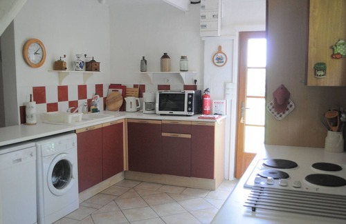 Montpezat-de-Quercy Cottage | Tranquille Maison Rurale + Terrasse Abritée, Jardin Privé, Piscine. 2-6 Pers