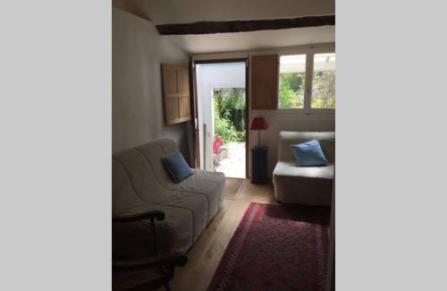 Flavigny-sur-Ozerain Maison | La petite maison médiévale de Melanie