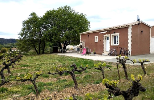 Connaux Maison | La petite maison dans la vigne