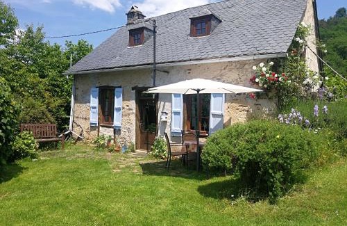 Pleaux Maison | La Petite Maison Pont Blanchard,