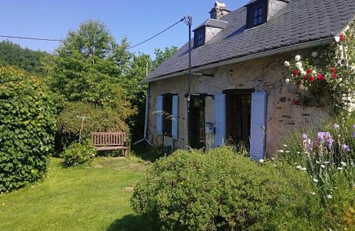 Pleaux Maison | La Petite Maison Pont Blanchard,