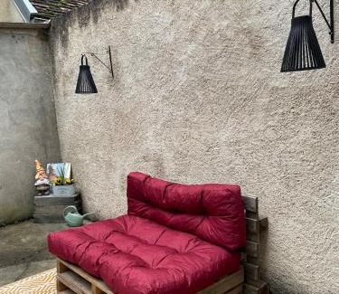 Avallon Maison | "La petite maison" Triplex au centre ville - Les Terres du Roy